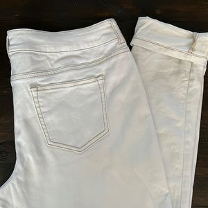 Maurices Ankle Pants Size Large /Short